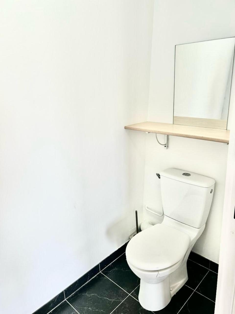 Privees Dans Un De 4 Pieces Homestay *